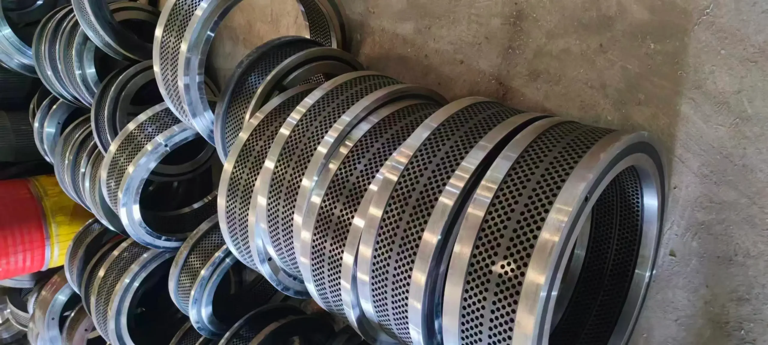 Ring mill wood pellet mill